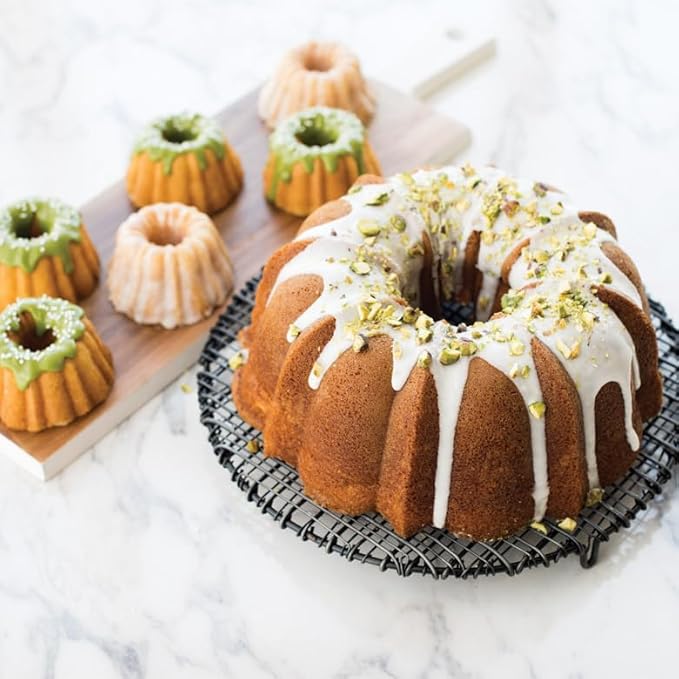 Nordic Ware Anniversary Bundt, 15 Cup, Silver